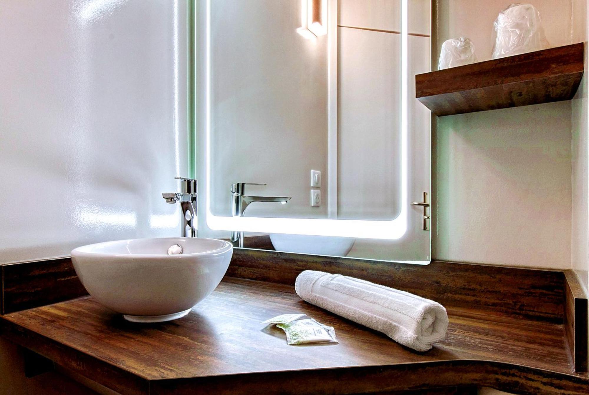 Brit Hotel Confort Pau Lons Ngoại thất bức ảnh