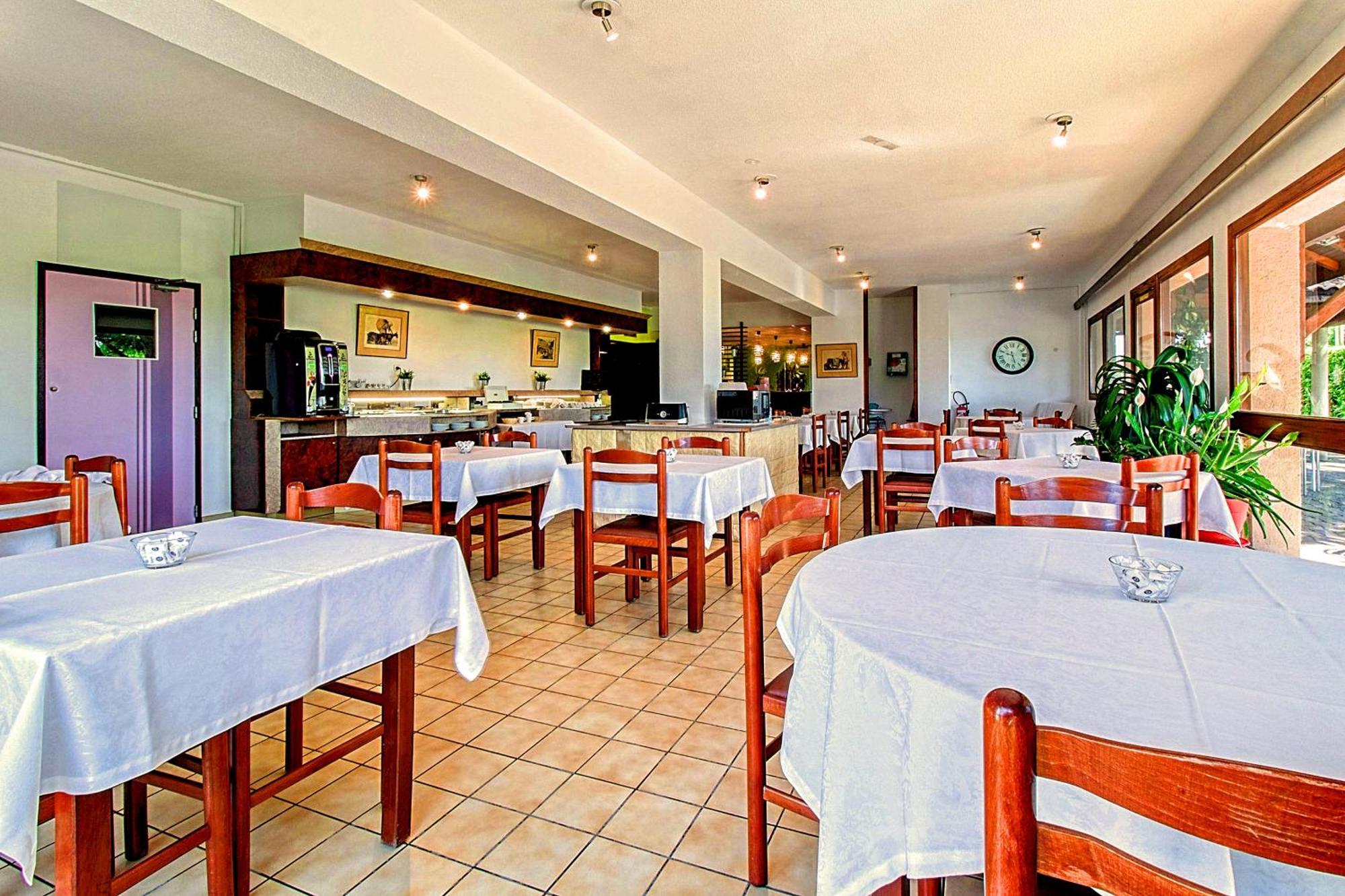 Brit Hotel Confort Pau Lons Ngoại thất bức ảnh