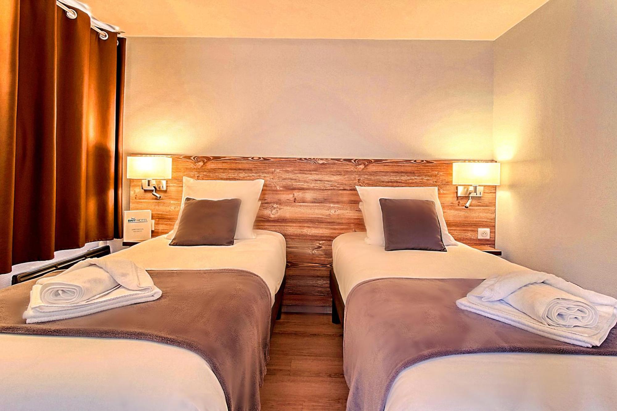 Brit Hotel Confort Pau Lons Ngoại thất bức ảnh