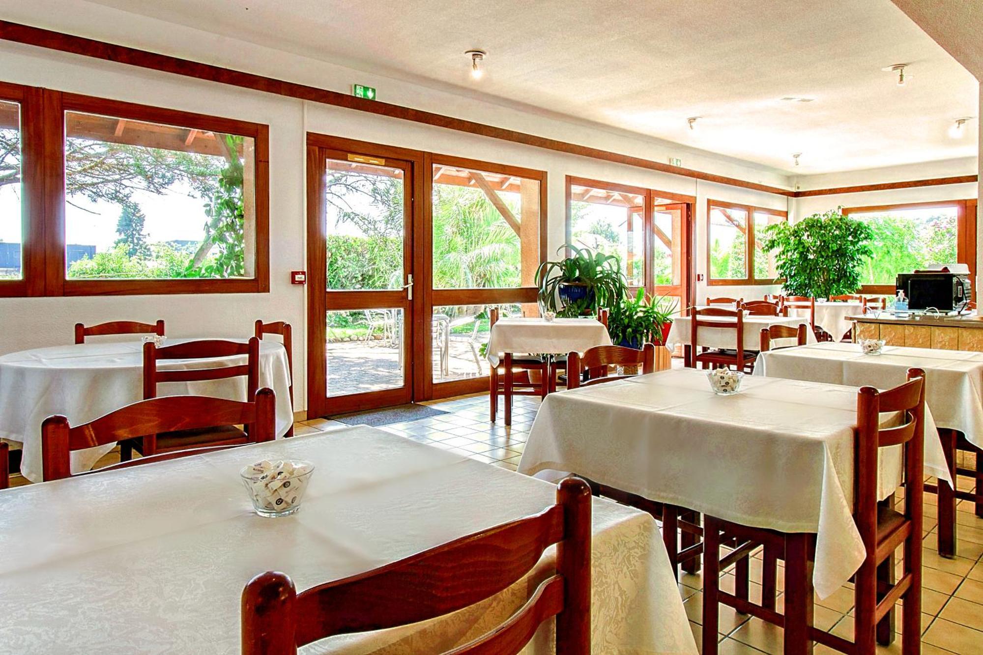 Brit Hotel Confort Pau Lons Ngoại thất bức ảnh