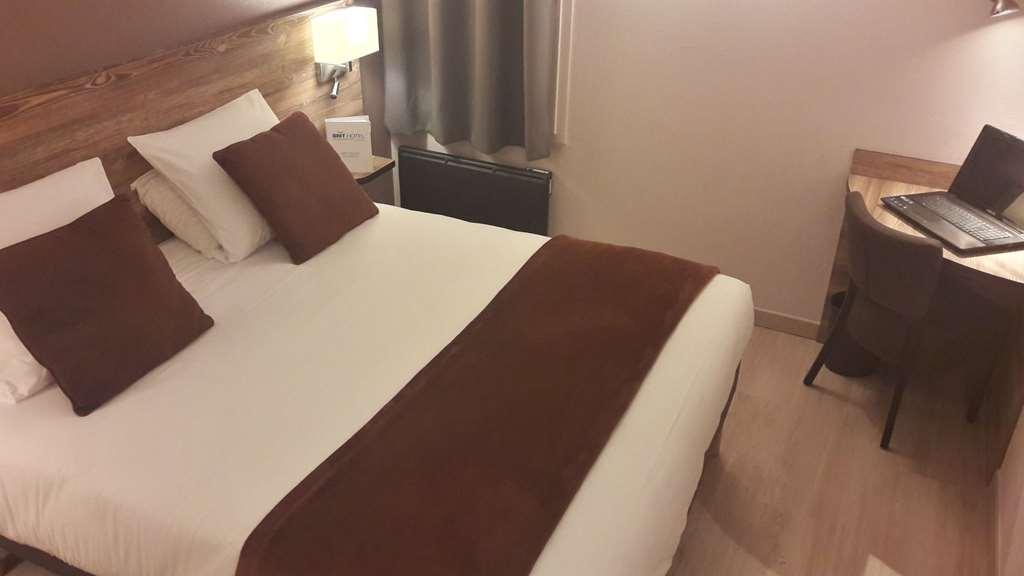 Brit Hotel Confort Pau Lons Phòng bức ảnh