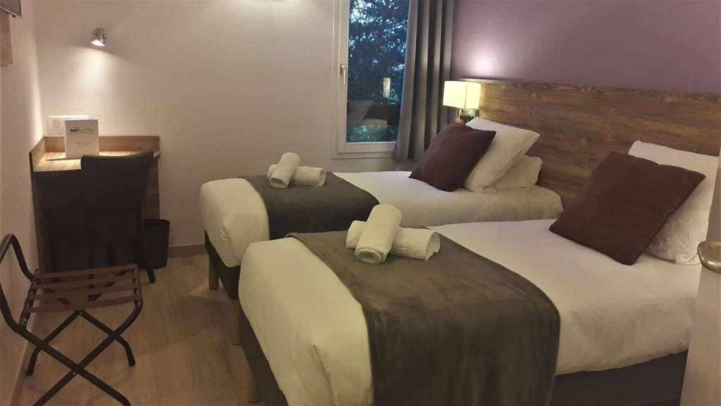 Brit Hotel Confort Pau Lons Phòng bức ảnh