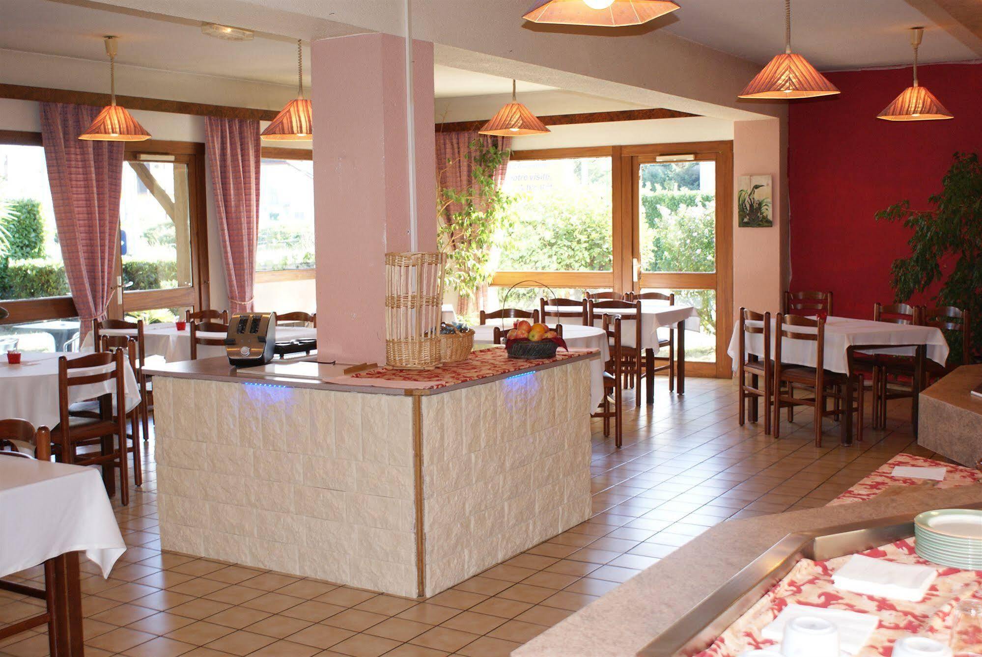 Brit Hotel Confort Pau Lons Ngoại thất bức ảnh