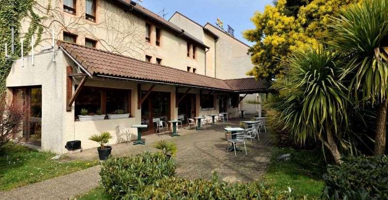 Brit Hotel Confort Pau Lons Ngoại thất bức ảnh